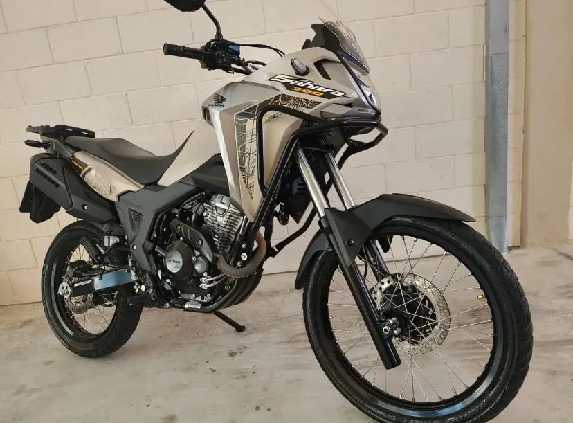 Honda Sahara 300 Adventure 2024 - Foto 5
