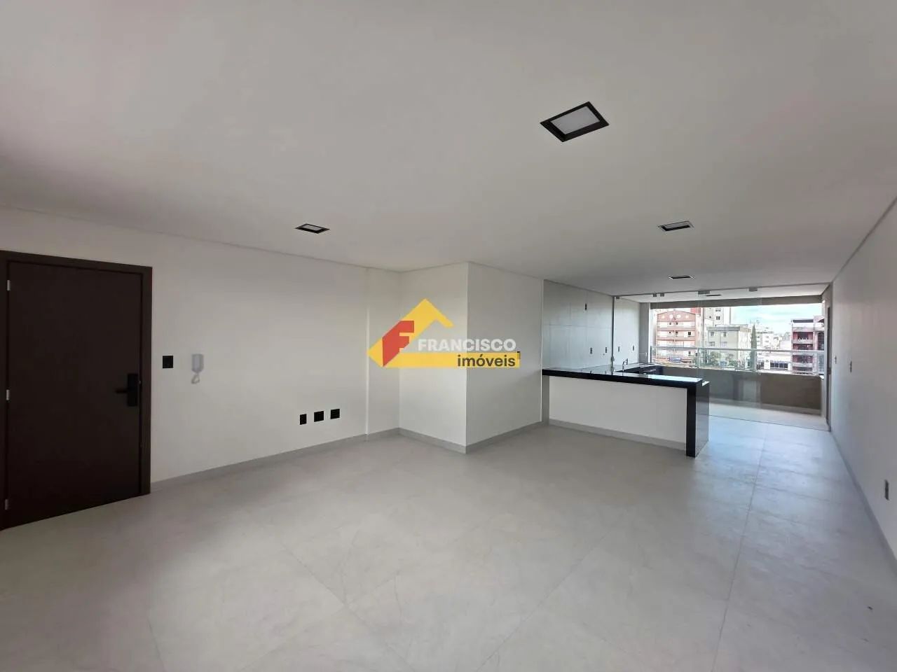 Apartamento à venda, 3 quartos, 1 suíte, 2 vagas, Centro - Divinópolis/MG