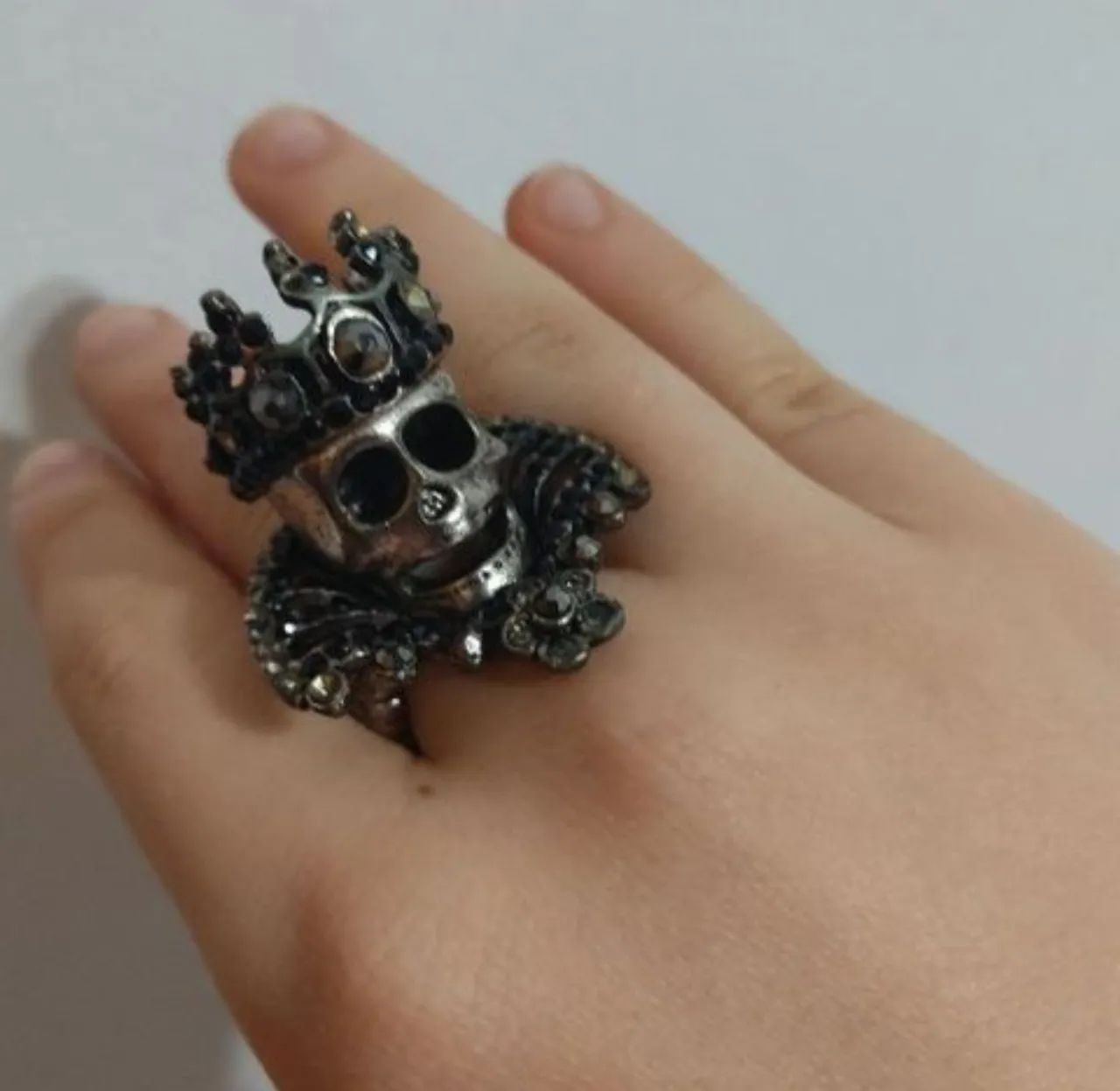 conjunto pulseira e anel de brilho de caveira  - Foto 3