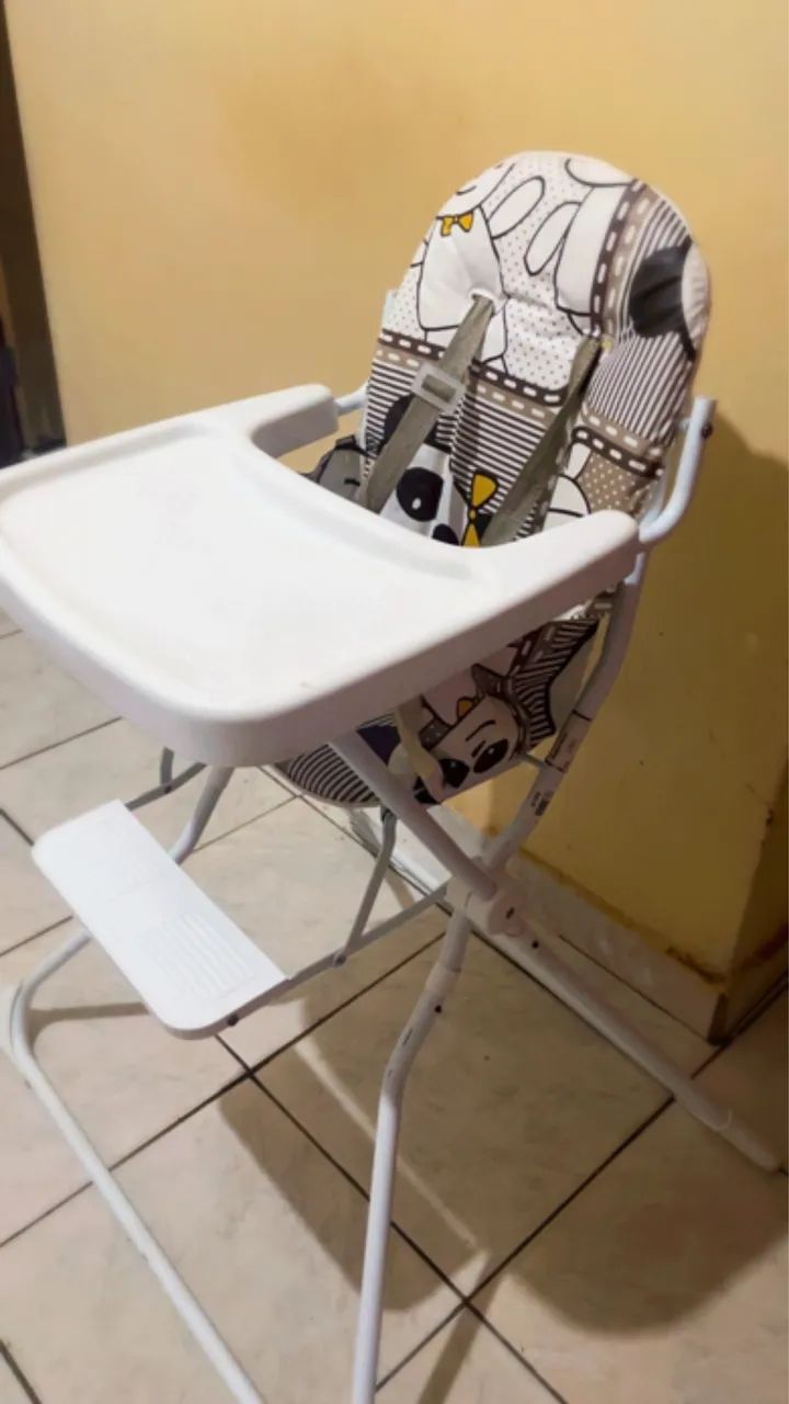 Cadeira de alimentação galzerano