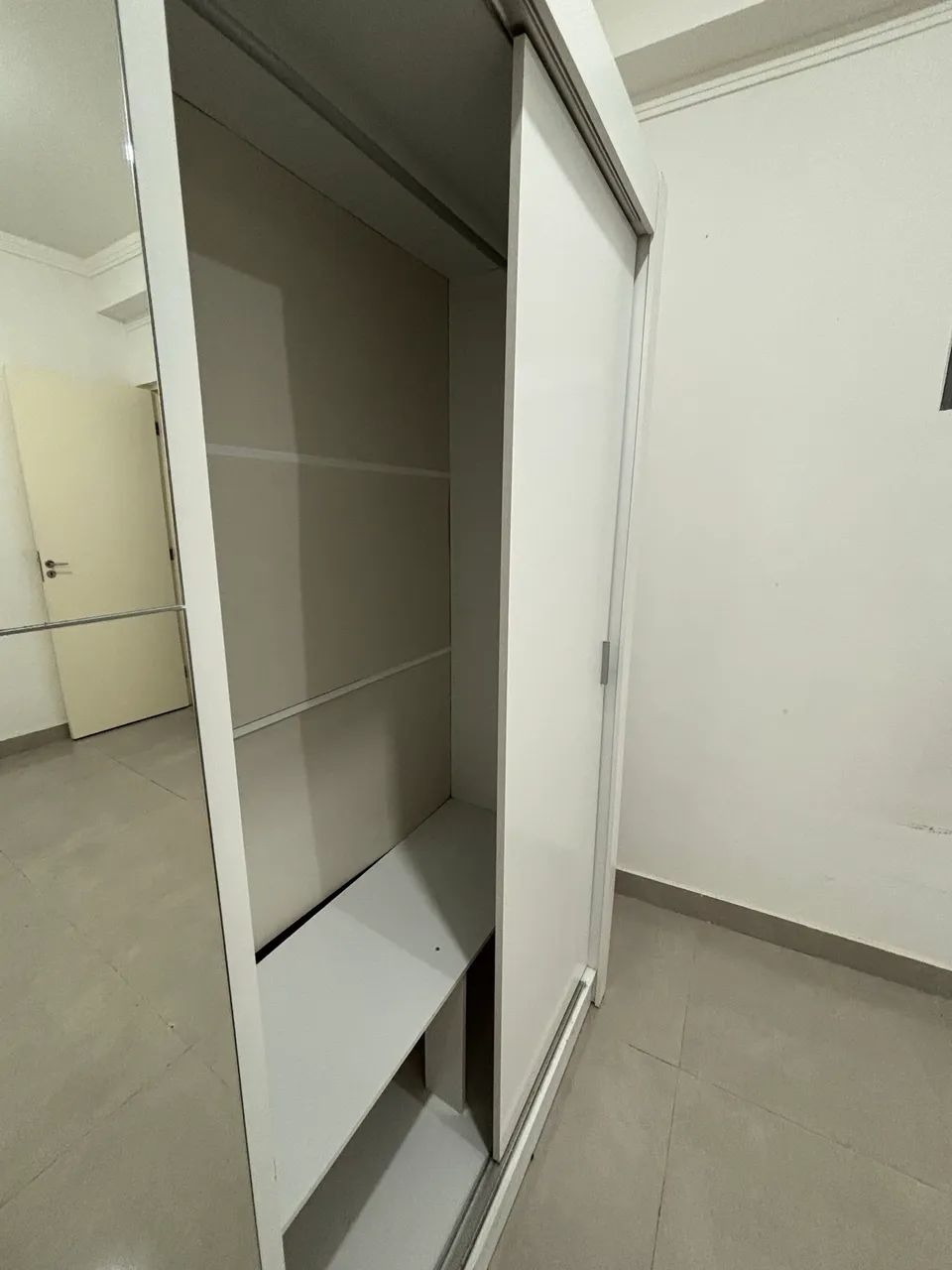 GUARDA-ROUPA DE CASAL À VENDA - Foto 4