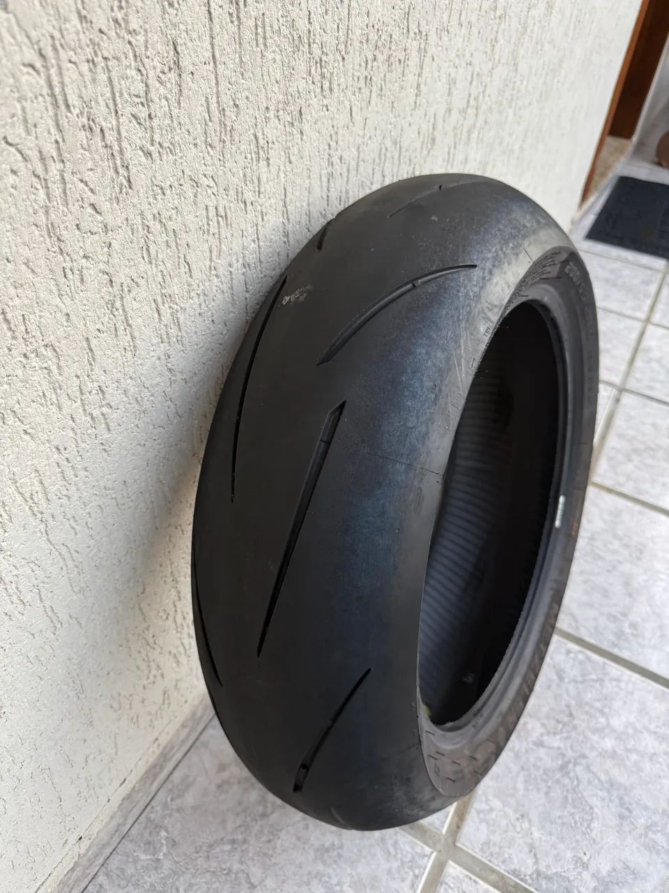 Pneu Metzeler Racetec K3 Rr 200/55zr17 - Peças para motos