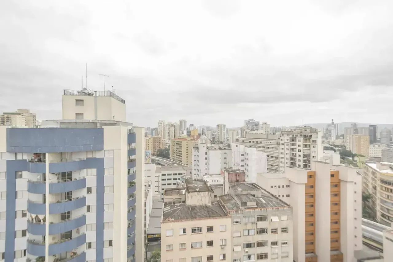 1 dormitório Amplo - Iluminado - Excelente localização. - Foto 3