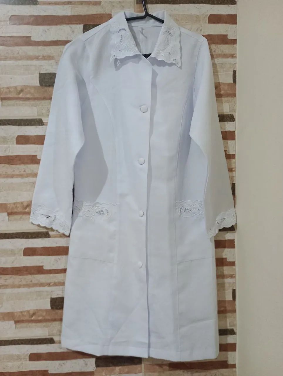 Jaleco branco bordado 
