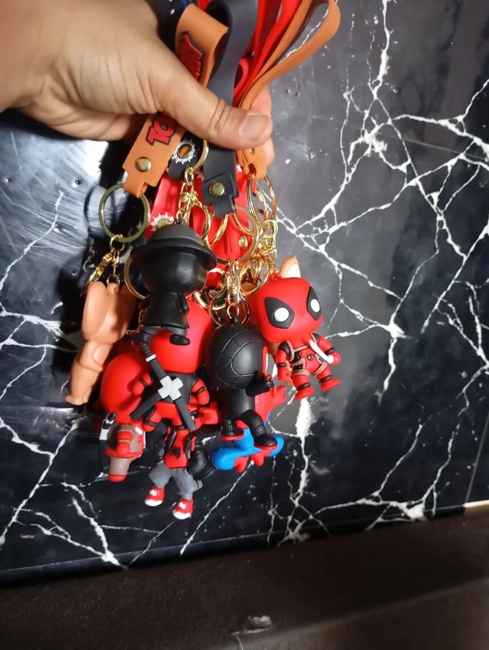 Chaveiro De Borracha Com Alça Para Mochila E Chaves Geek - Foto 5