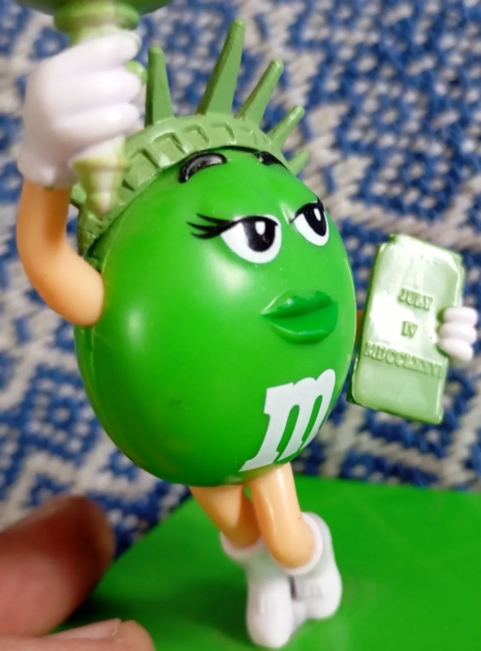 Miniatura Estátua Da Liberdade M&Ms - Foto 2