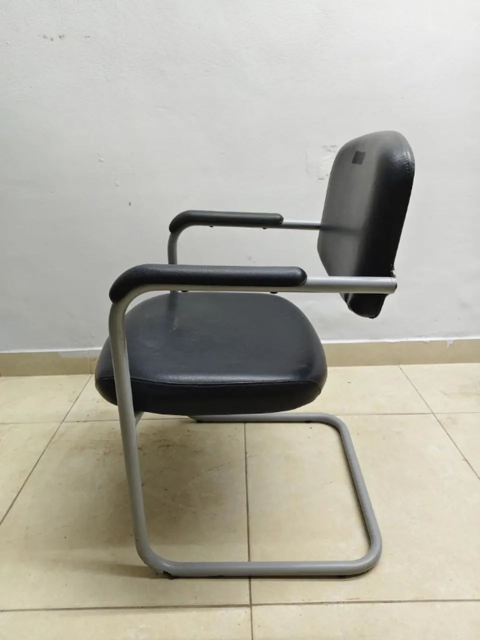 Cadeira em COuro - Foto 2