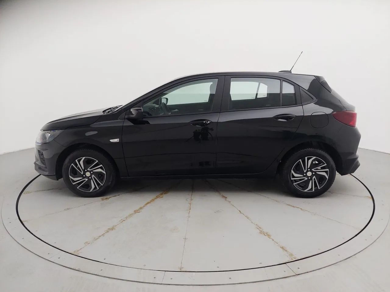 Chevrolet Onix Hatch 1.0 12V Flex Mec. 4P, foto 2 de 18