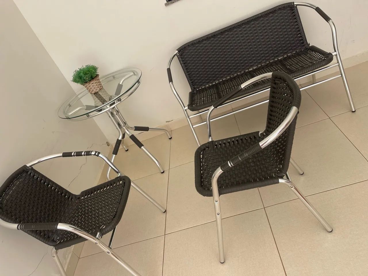 Conjunto mesa com cadeiras em alumínio 