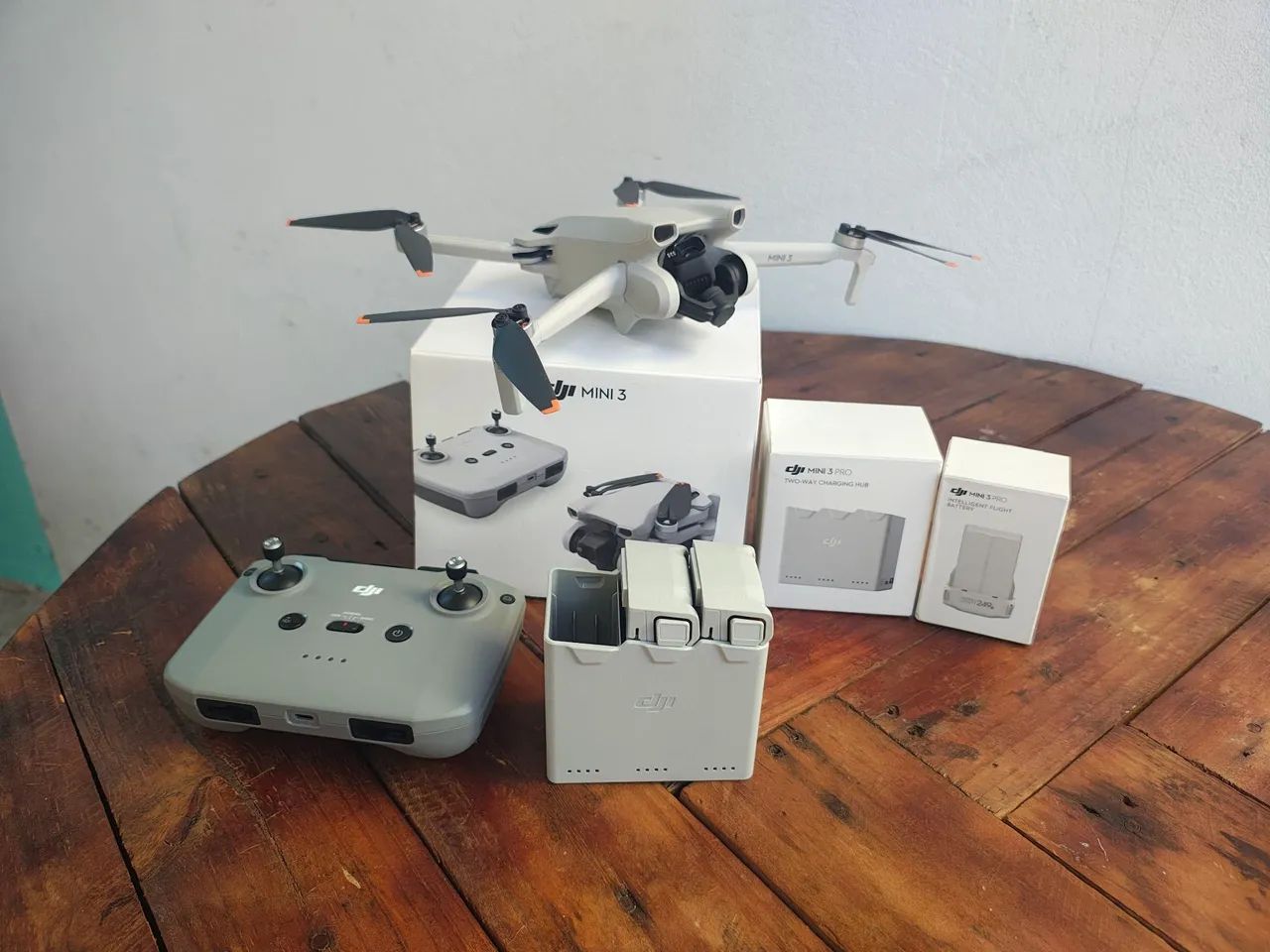DJI de 3 + 2 baterias + hub (nacional homologado Anatel)