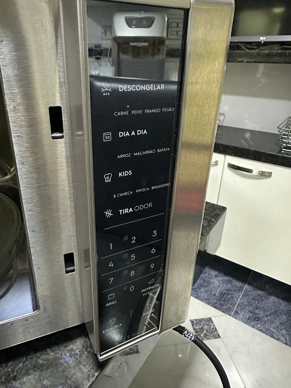 Microondas Electrolux 31L pouco uso - Foto 2