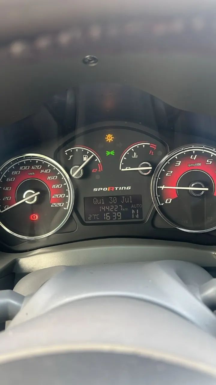 Fiat Palio Sporting Dualogic 1.6 Flex 16V 5P 2013 - Foto 2