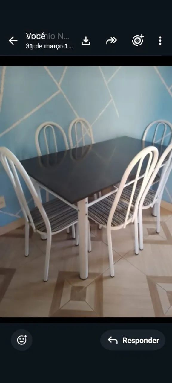 Mesa com seis cadeiras 