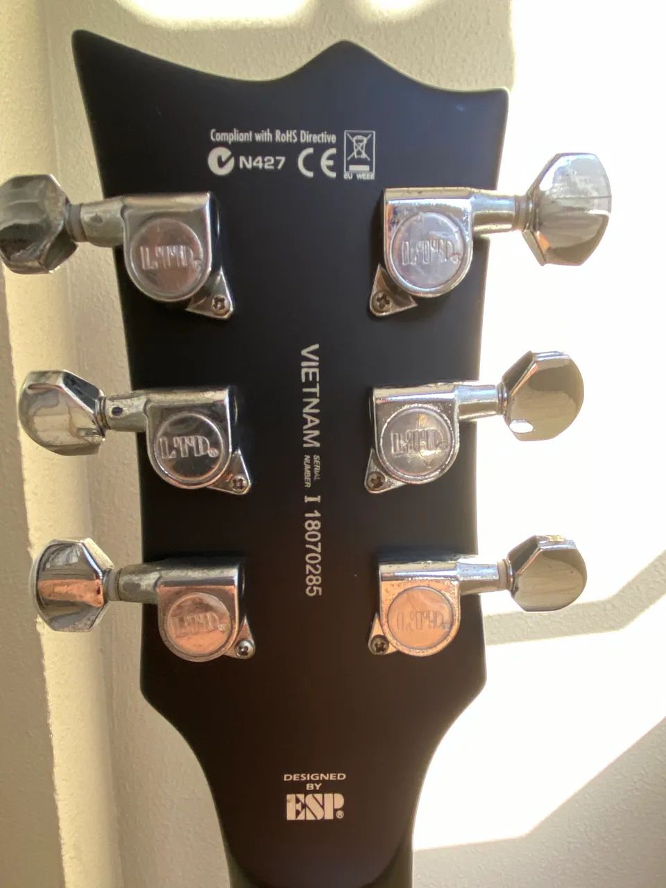 Guitarra semi nova LTD PRETA FOSCA  - Foto 6