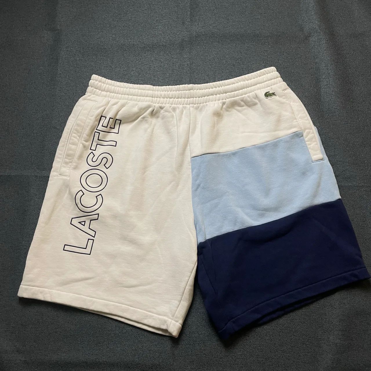 Bermuda Moletom Lacoste GG