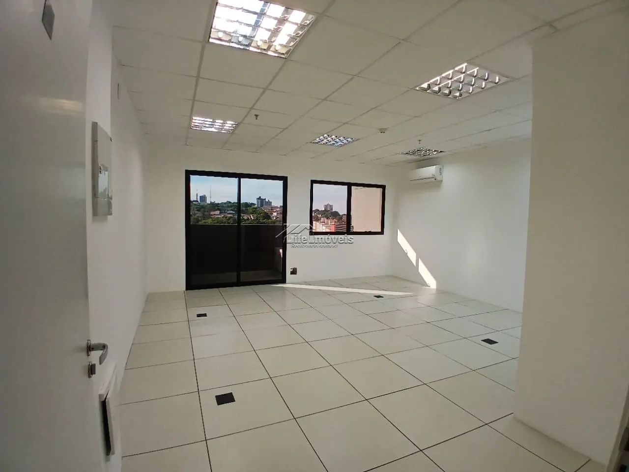 Sala comercial 43,90m² vende e aluga - Foto 3