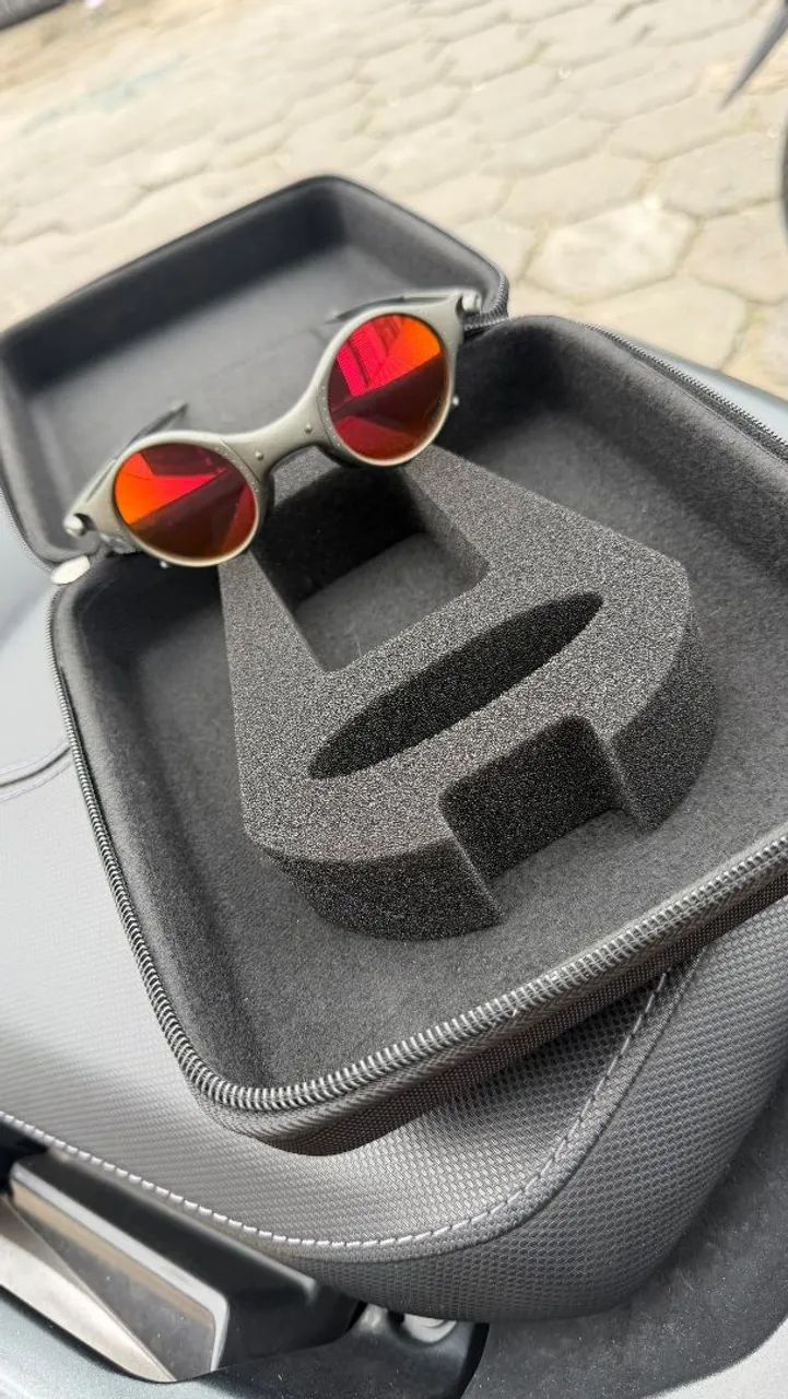 OAKLEY ?