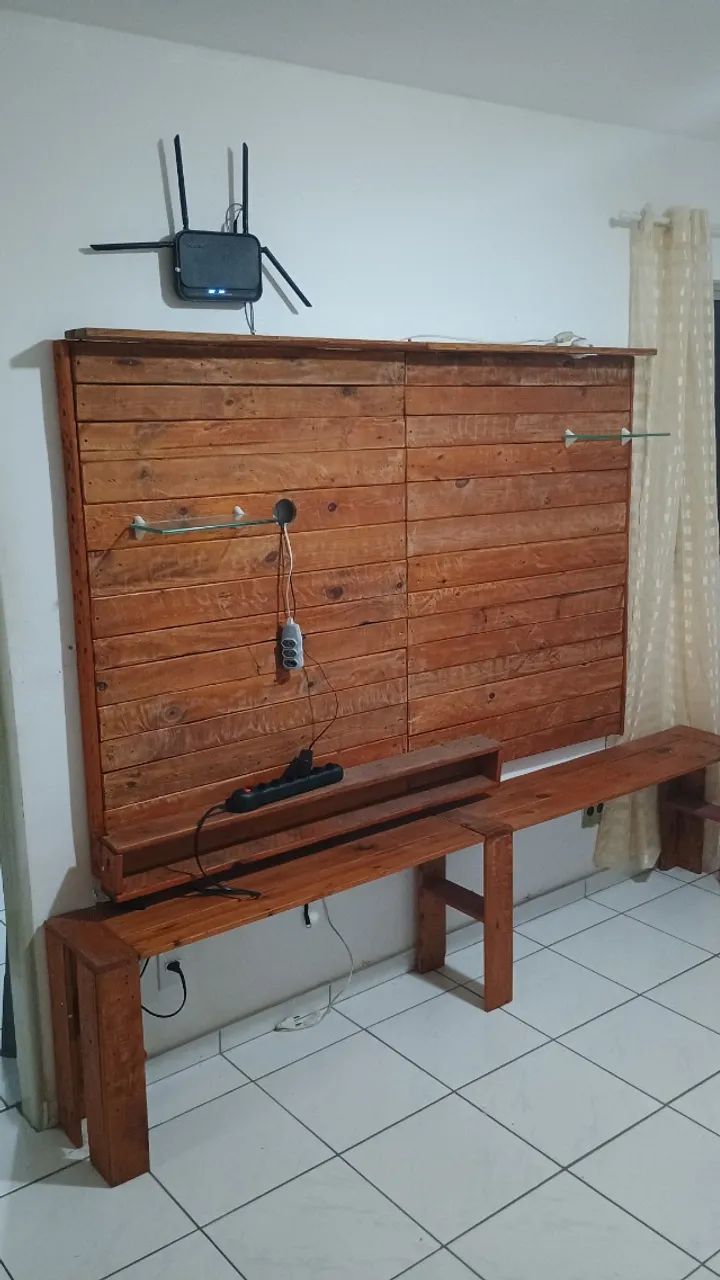 Painel + Rack de Madeira Maciça - Rústico
