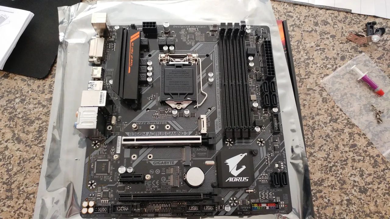 Kit Intel LGA 1151 I7 9700 + Placa-Mae Gigabyte B360m