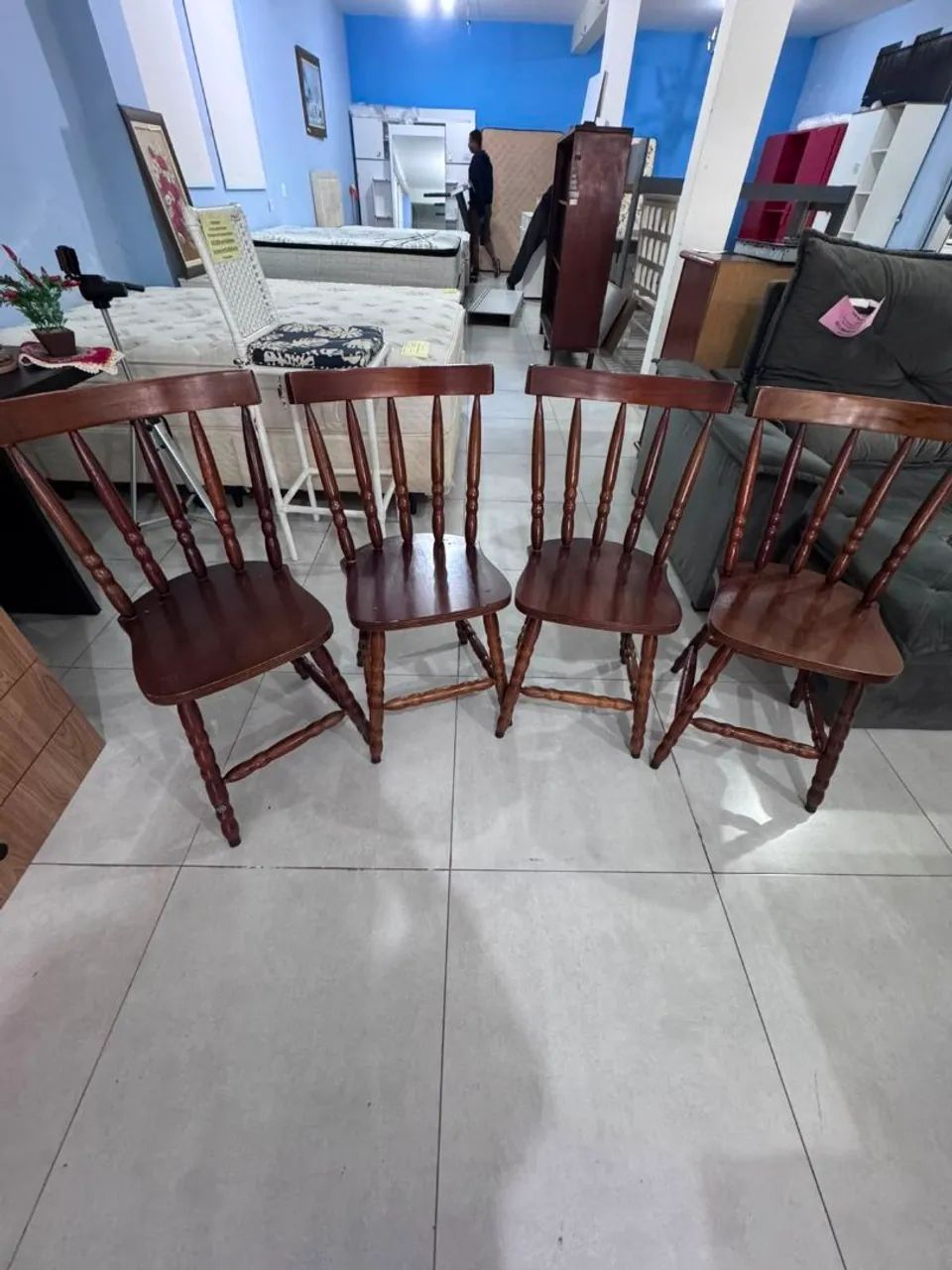 Cadeira De Madeira R$ 199,00 cada  - Foto 2