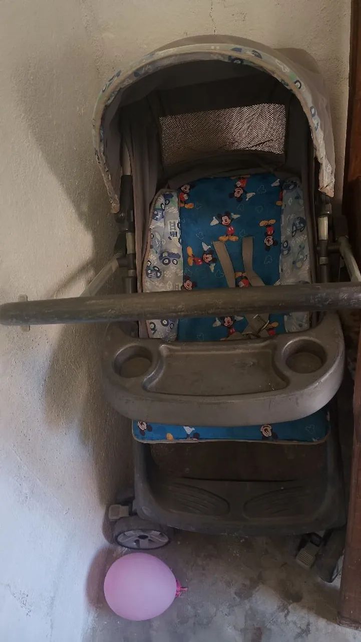 Carrinho de bebê + berço pequeno para vender - Foto 3