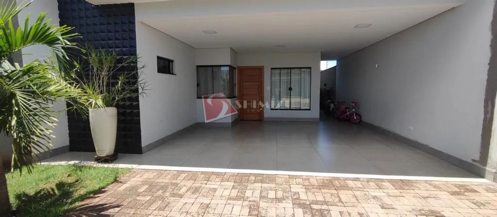 Sobrado à venda em Maringá, Parque Industrial 200, com 4 quartos, com 280 m²