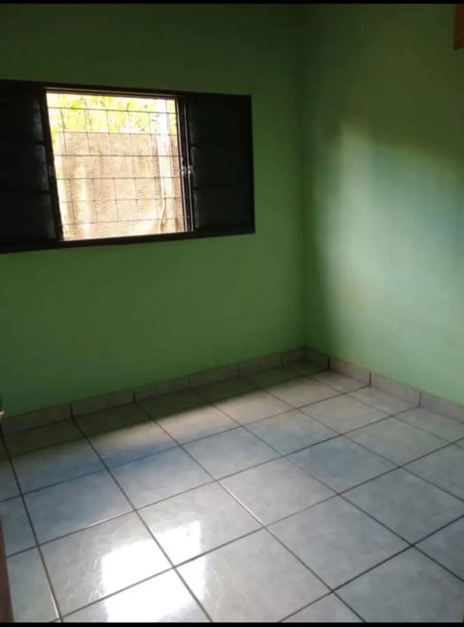 VENDE-SE ESTA CASA EM CORUMBÁ