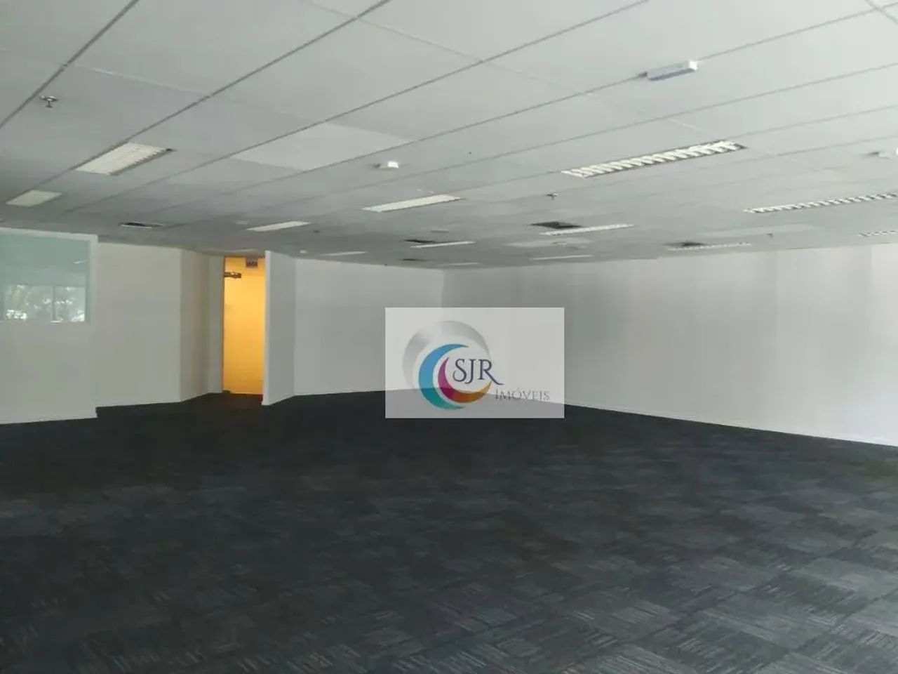 Conjunto comercial de 245 m² com 5 vagas de garagem na Avenida Paulista - Foto 4