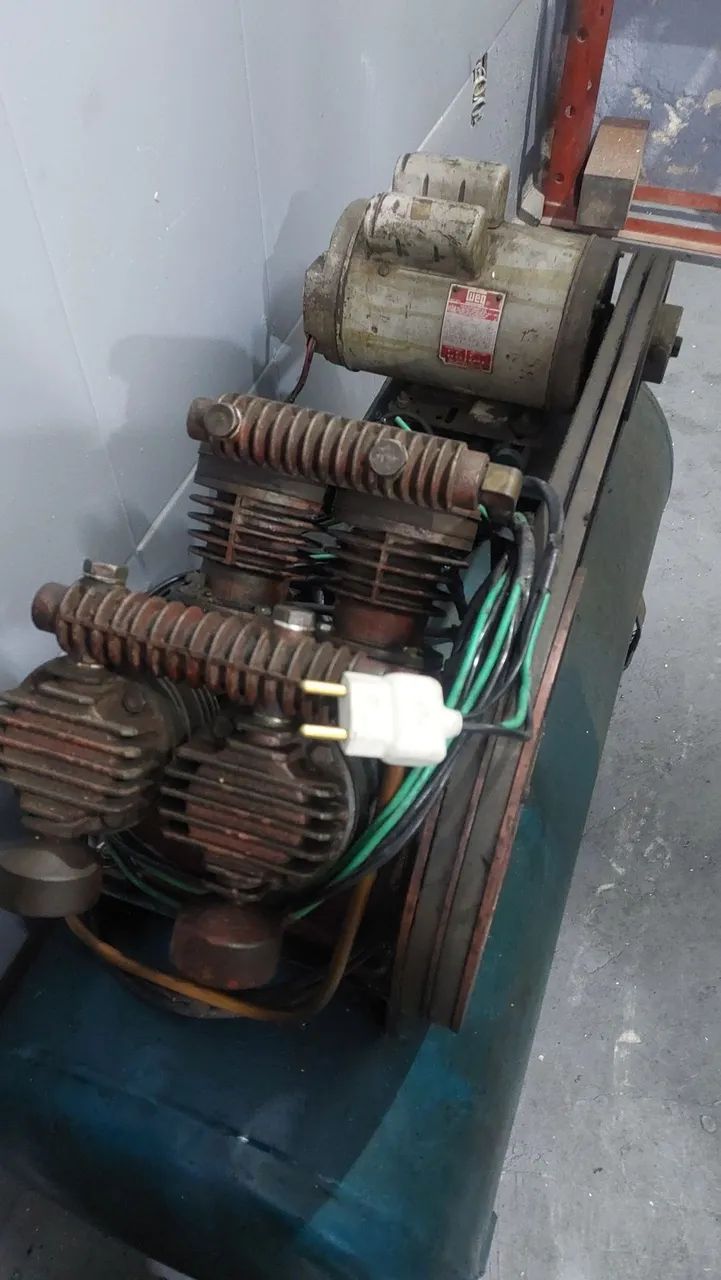 Vendo compressor de ar 10 pes - Foto 2