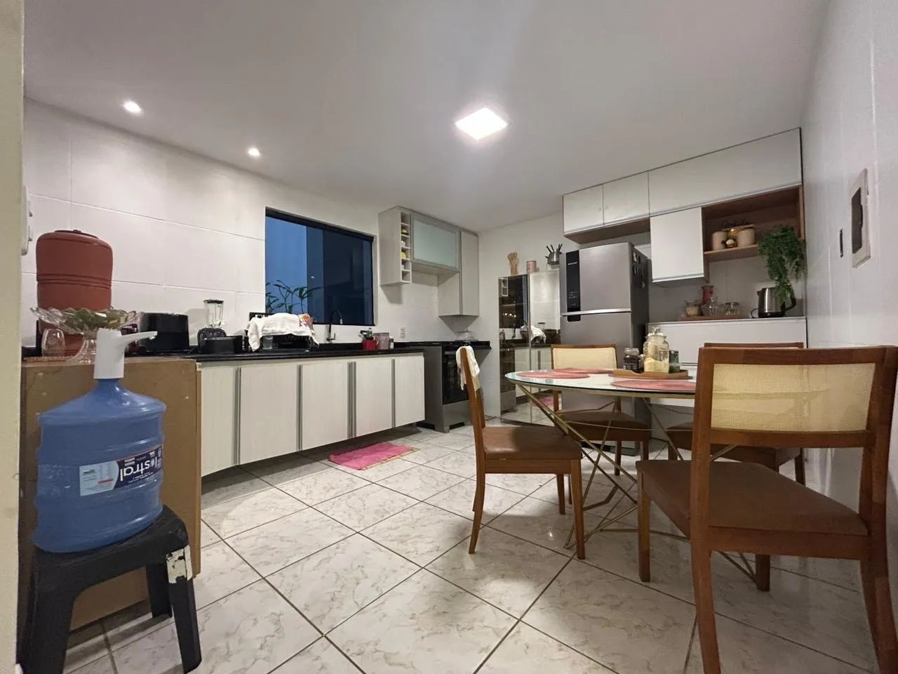 Casa Duplex em frente à praça - Foto 2