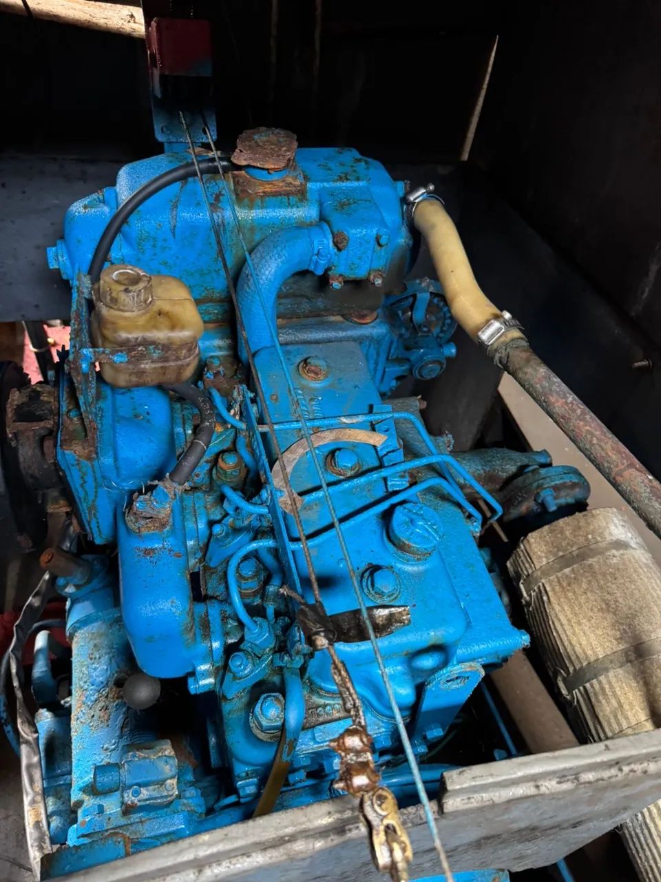 Motor Yanmar 3 cilindros 