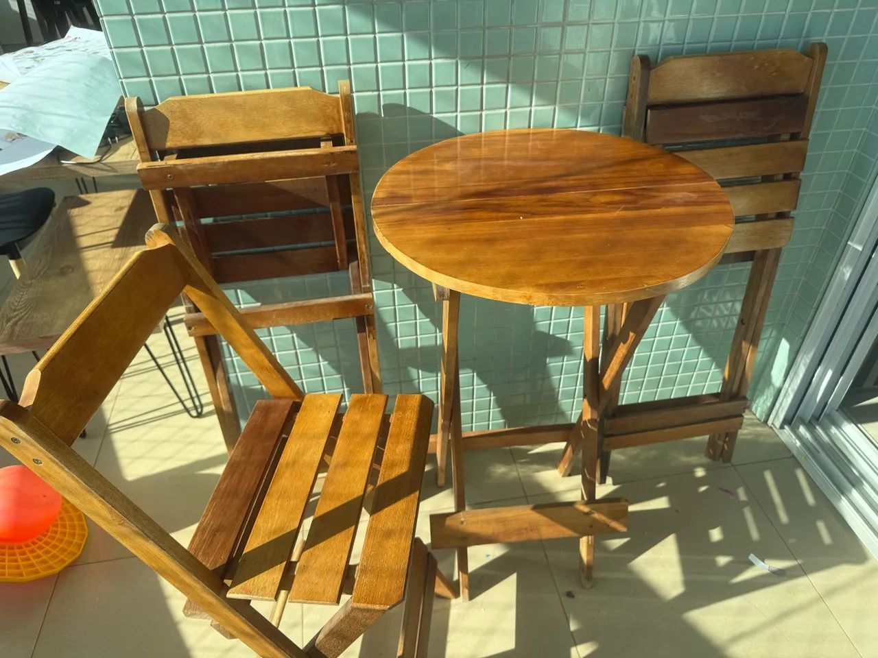 Conjunto Mesa Bistrô Redondo Com 3 Cadeiras Imbuia