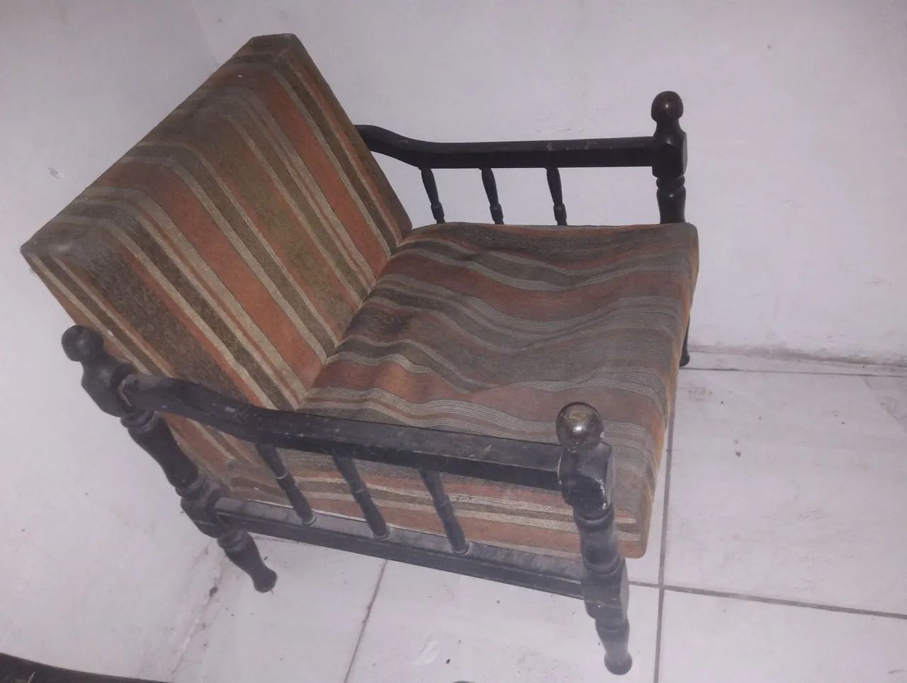 Poltrona madeira colonial 
