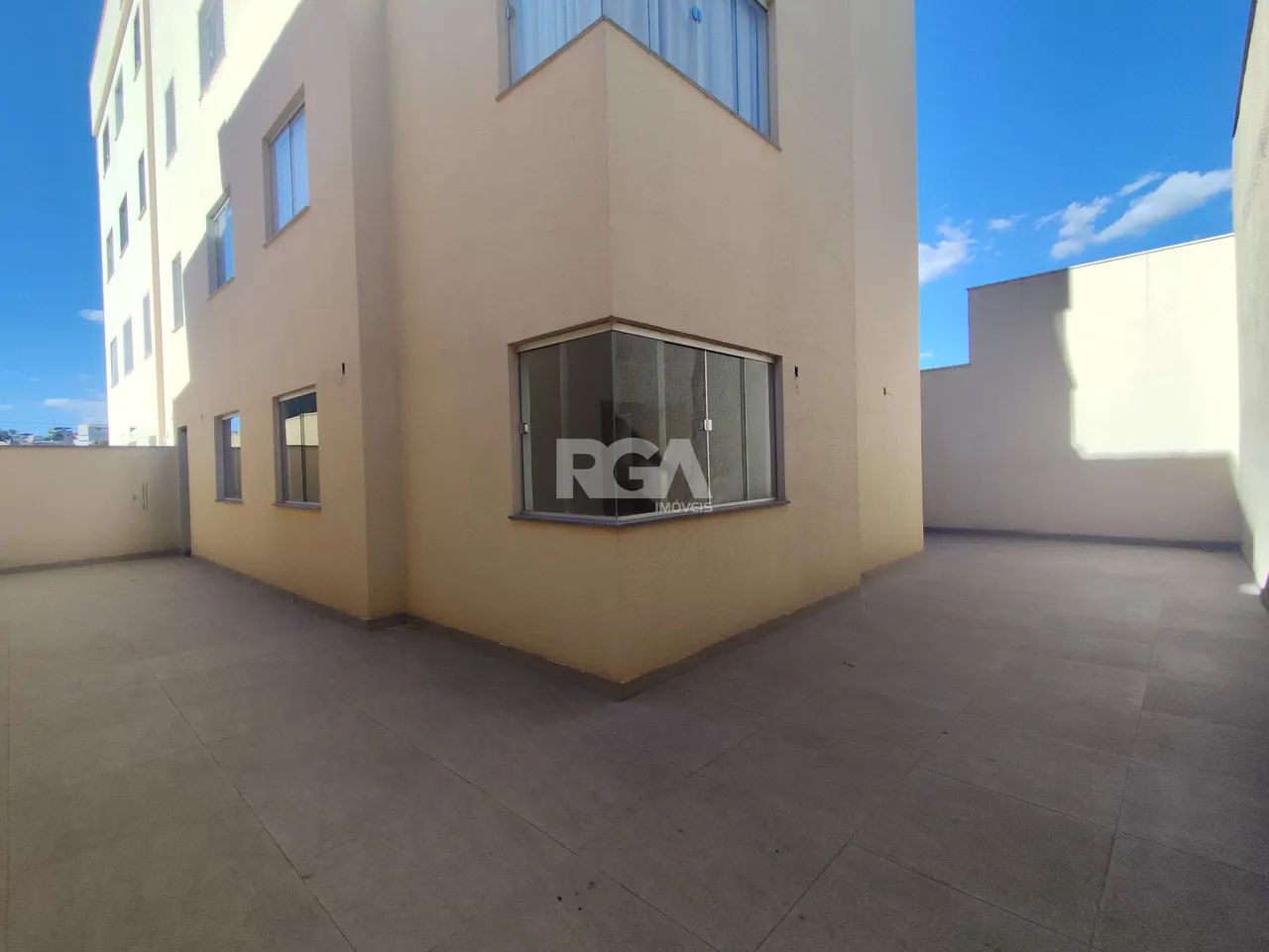 ÁREA PRIVATIVA COM 3 QUARTOS (1 SUÍTE) E 2 VAGAS  GUARANI - Foto 5