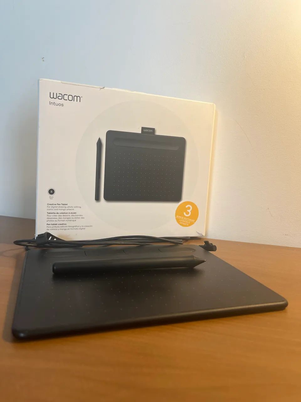 Mesa Digitalizadora Wacom Intuos CTL4100 - Com caneta Wacom Pen 4K