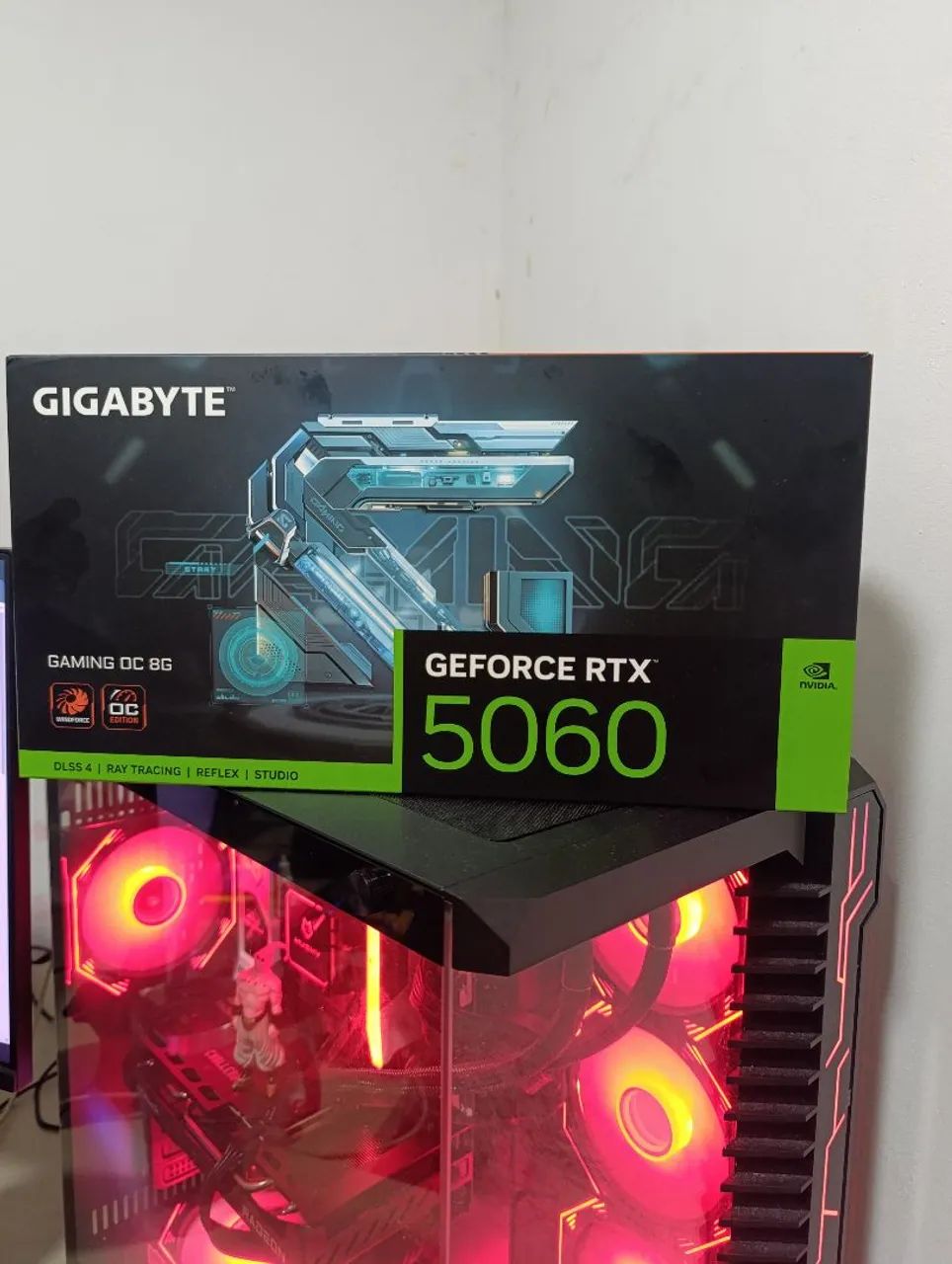 Placa de vídeo Rtx 5060 triple Fan lacrada