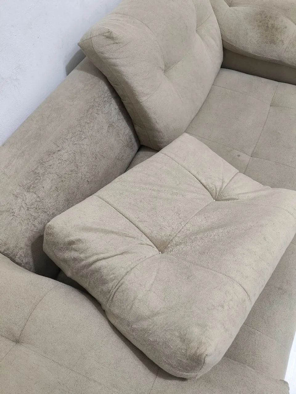 Sofá de 2 Lugares Bege por R$ 150 - Foto 2