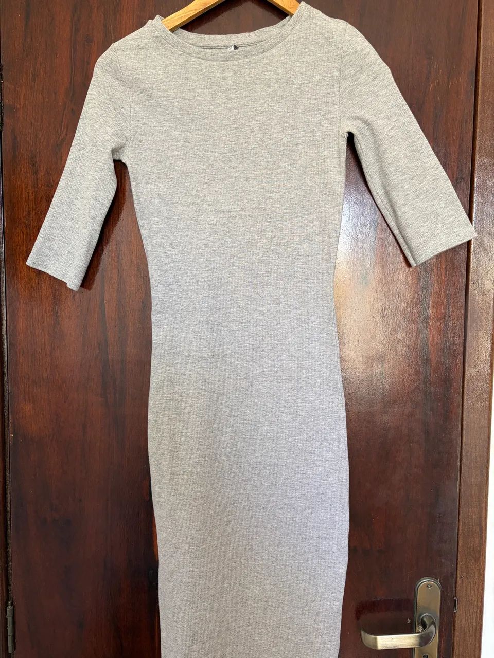 Vestido midi P cinza 
