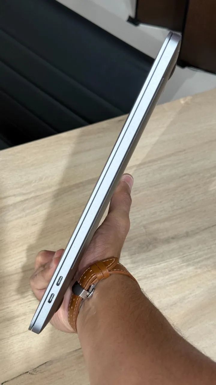 Macbook Pro 2019 (32GB Ram | Intel Core i9 | 512GB SSD | Radeon