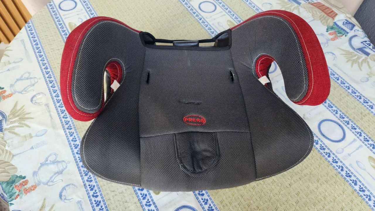 Assento infantil veicular