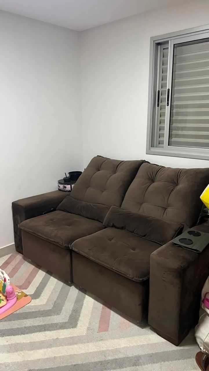 Sofá retrátil marrom 