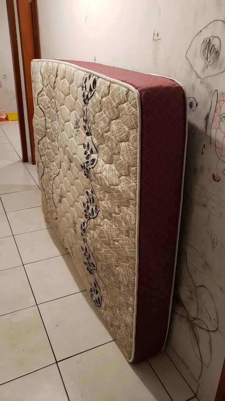 Colchão casal de espuma em bom estado. - Foto 2