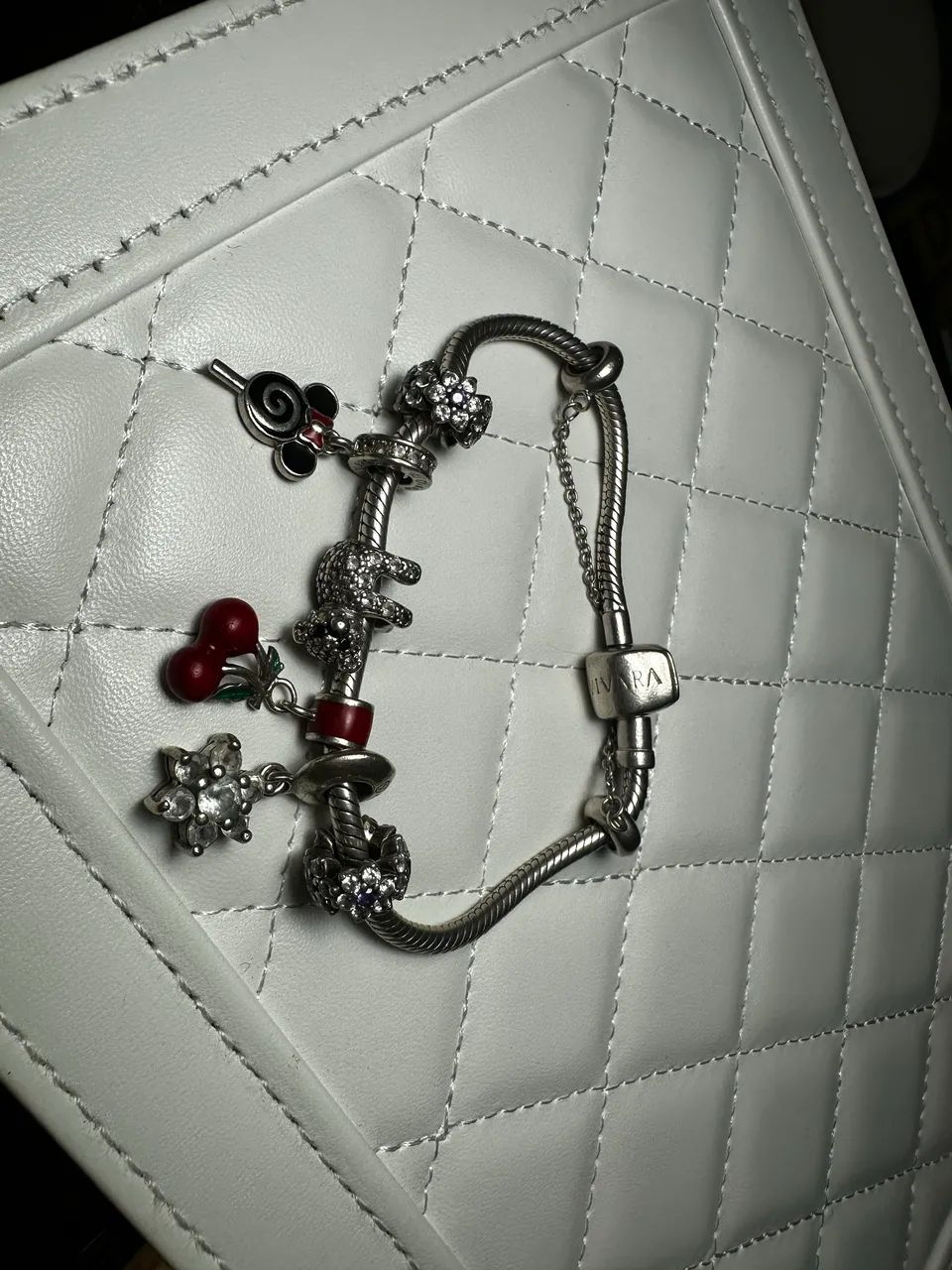 Pulseira vivara com berloques Vivara/ Pandora  - Foto 2