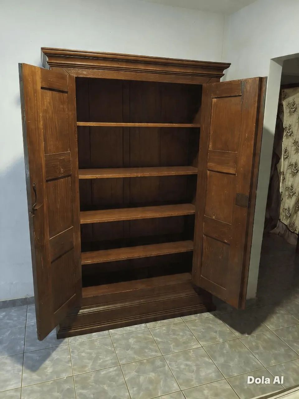 Vende -se armário colinal de madeira maciça - Foto 2