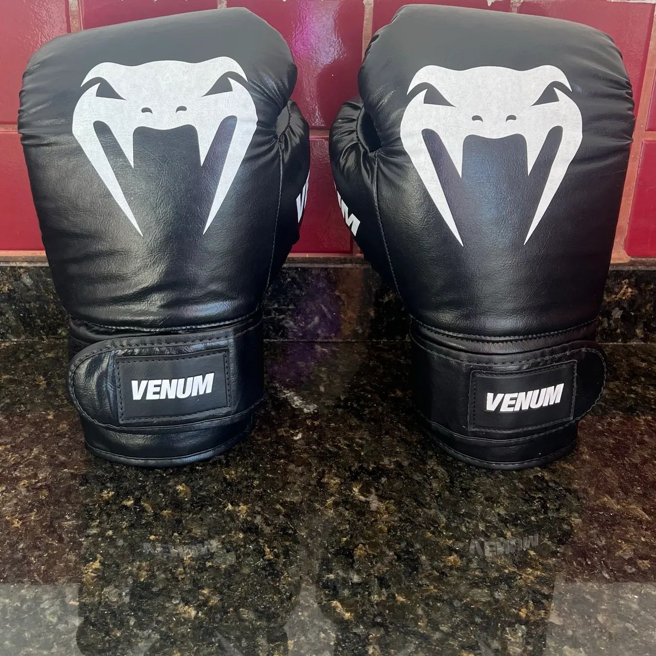 Luva Luta Boxe e Muay Thai Venum Original 14oz - Foto 4
