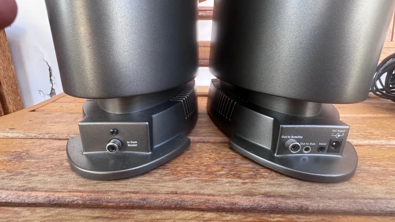 MONITOR DE REFERÊNCIA JBL MEDIA 200 - Foto 4