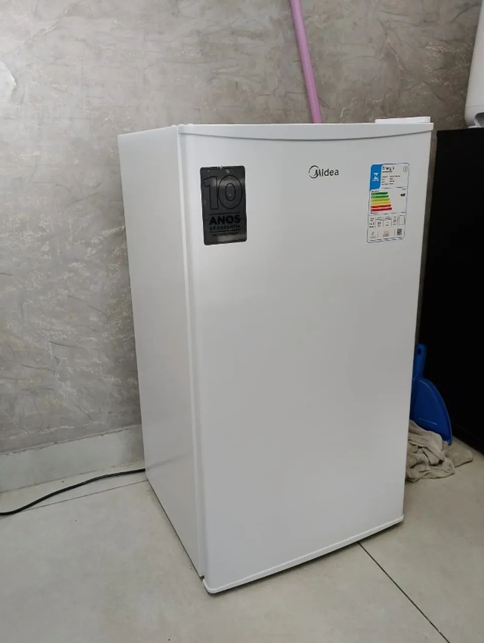 Frigobar Midea 93lt