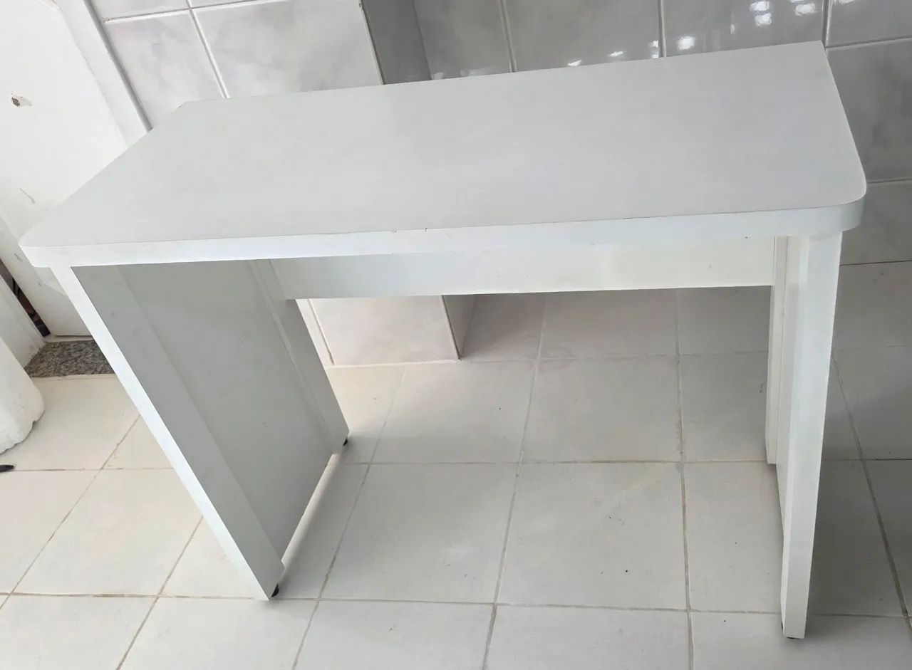 Escrivaninha / Mesa de escritório em MDF  - Foto 2