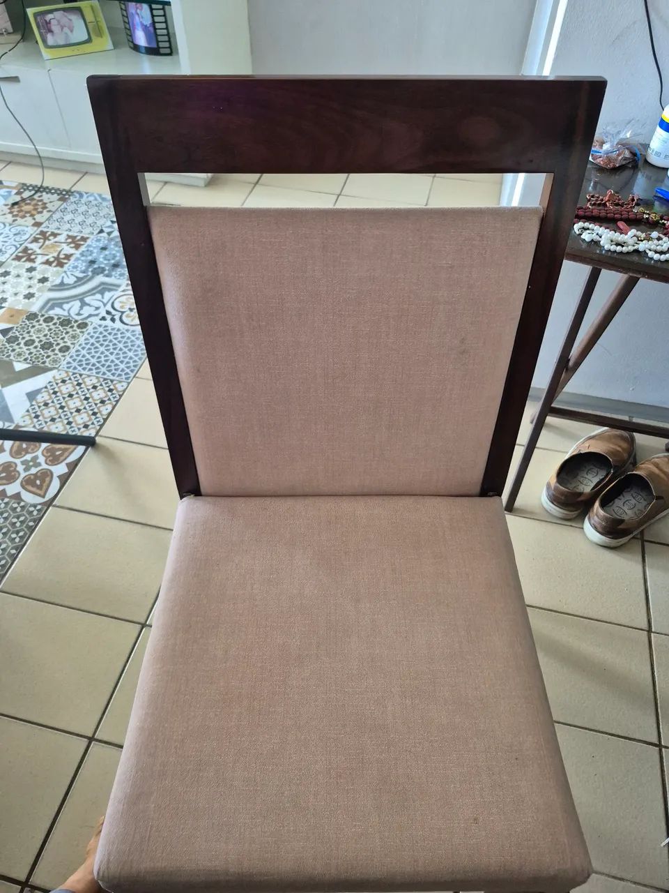 6 cadeiras pra mesa de jantar - Foto 4