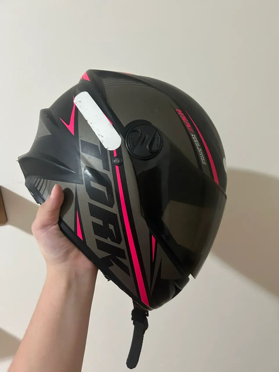 Capacete feminino